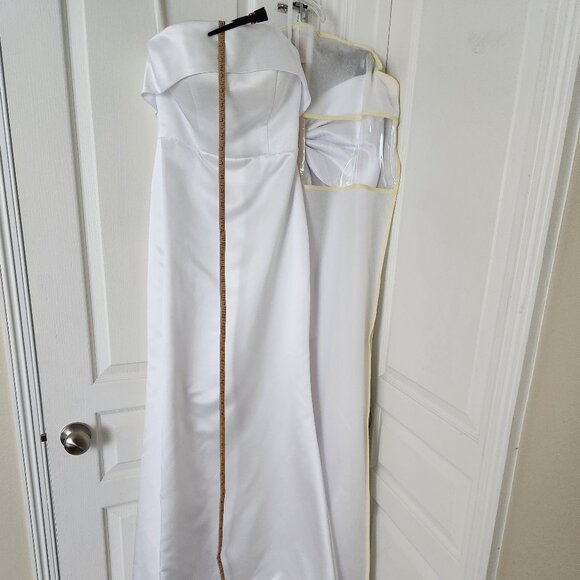 Elegant Satin Mermaid Wedding Dress With Detachable Bow and Train - Picture 6 of 15